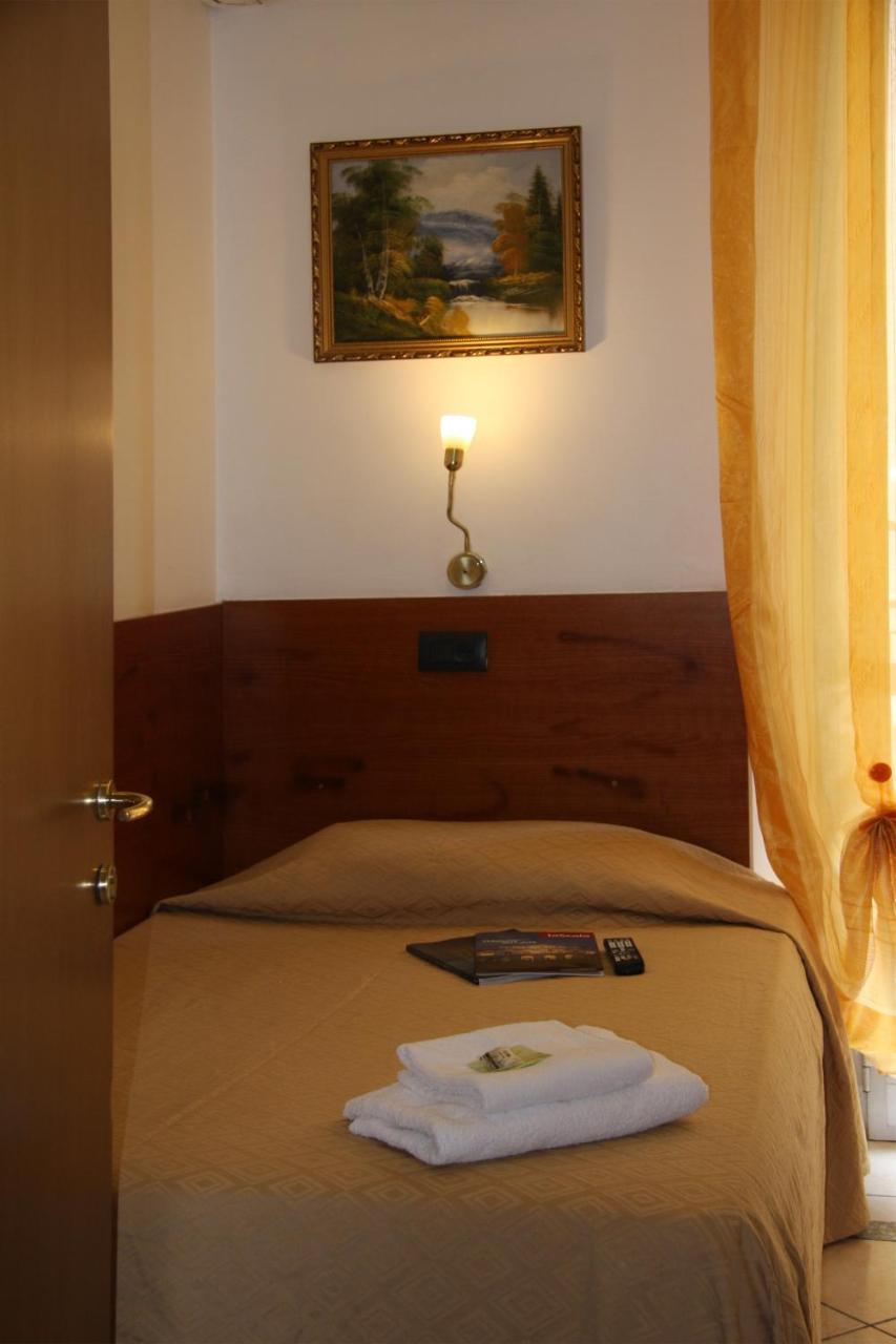 Hotel Adelchi Milano Exterior foto